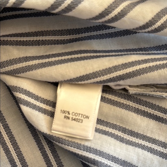 Banana Republic Navy and White Striped Women's Small Button Down Shirt - Picture 5 of 5